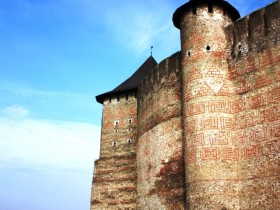 стены Хотынской крепости